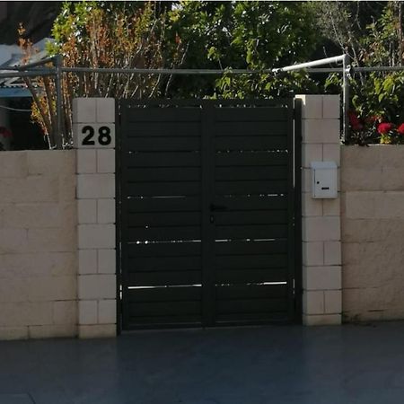 Alekas Pool And Garden Home パ フォス エクステリア 写真