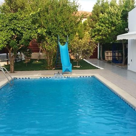 Alekas Pool And Garden Home パ フォス エクステリア 写真