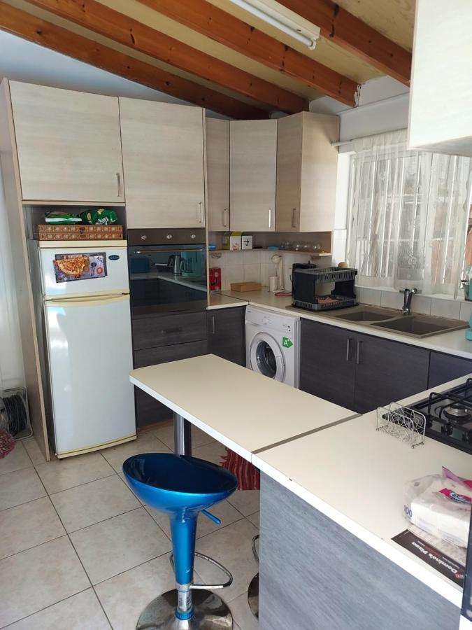 Alekas Pool And Garden Home パ フォス エクステリア 写真