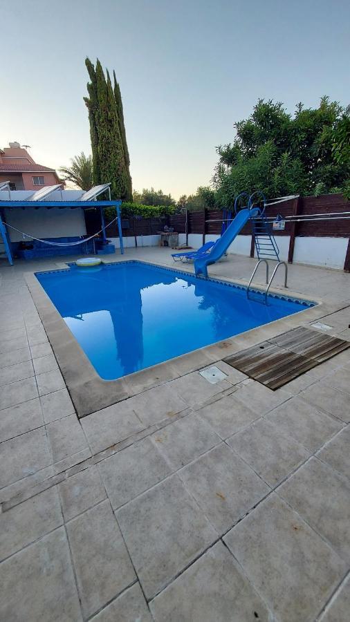 Alekas Pool And Garden Home パ フォス エクステリア 写真
