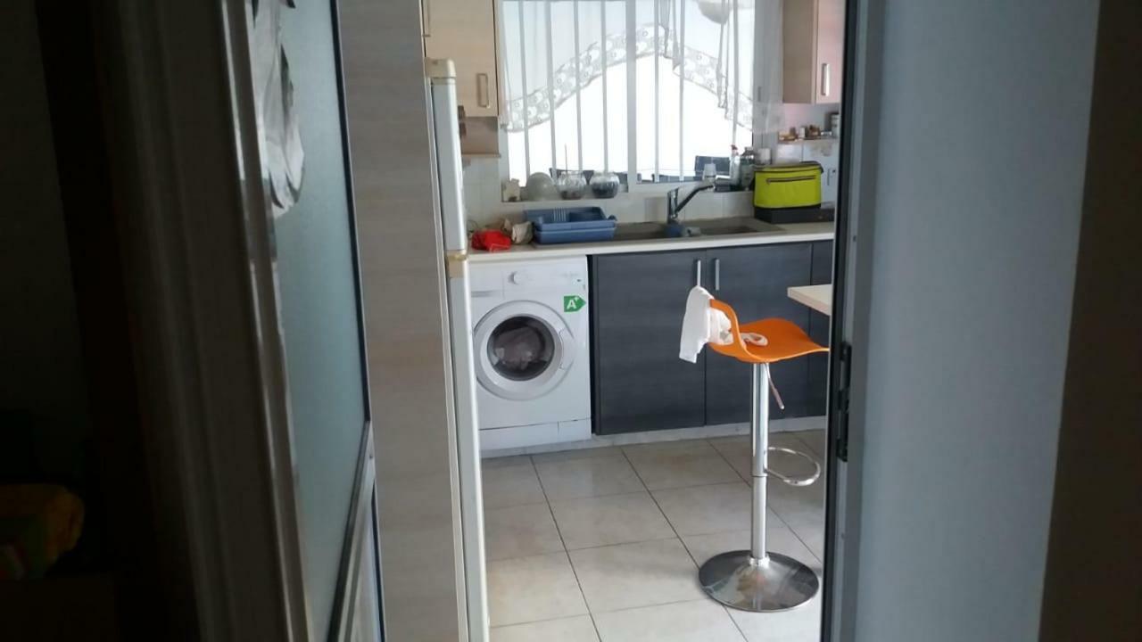 Alekas Pool And Garden Home パ フォス エクステリア 写真