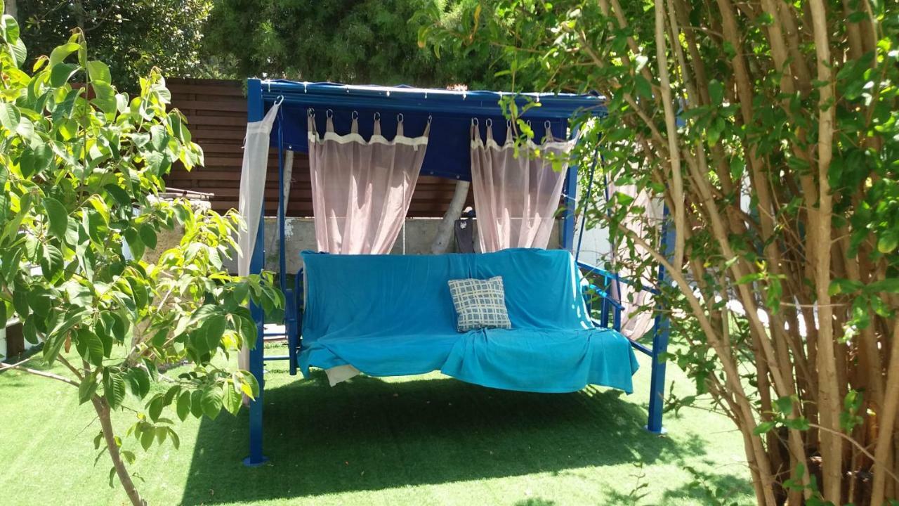 Alekas Pool And Garden Home パ フォス エクステリア 写真